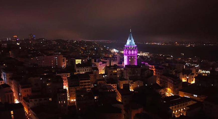 Galata Kulesi farkındalık için mor renge büründü
