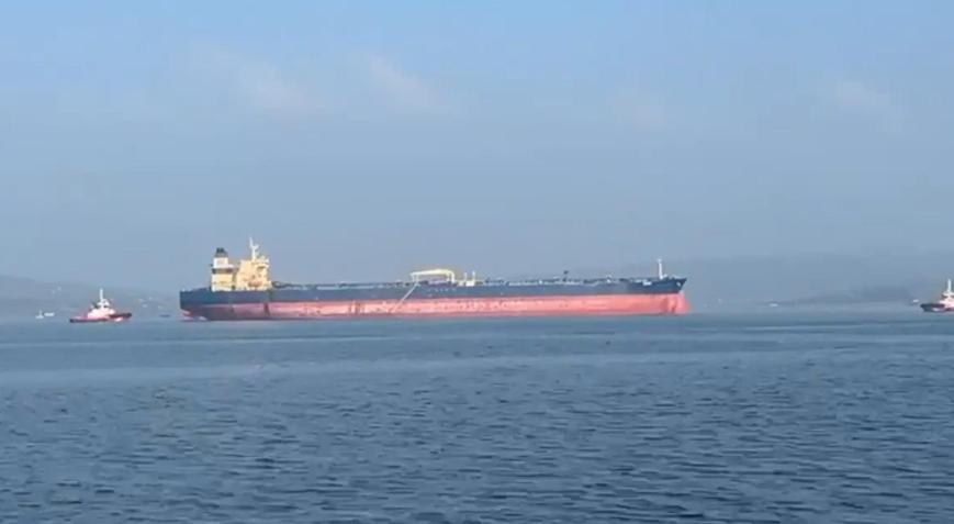 Çanakkale Boğazı’nda dev tanker arızası 274 metrelik gemi römorkörlerle çekildi