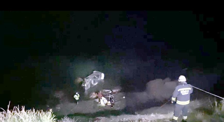 Tekirdağda deniz kenarına düşen otomobilde 3 kişi yaralandı