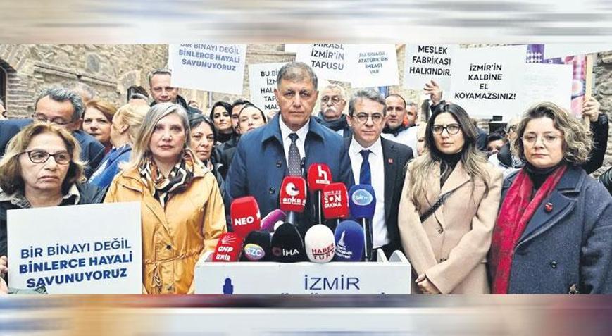 Tarihi binada tahliye krizi