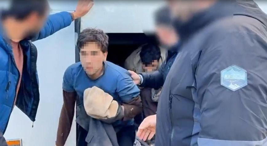 Yozgat’ta operasyon: Yolcu otobüsünün bagajında 53 kaçak göçmen yakalandı