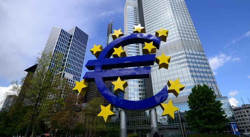 Euro Bölgesinde bileşik PMI 9 ayın dibinde