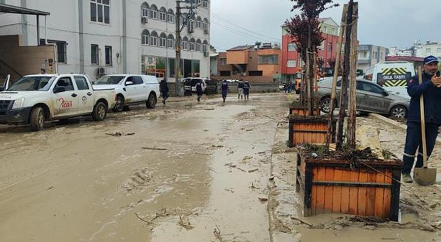 Osmaniyedeki sel felaketi sonrası harekete geçildi Bakan Göktaş: 2 milyon lira tutarında kaynak aktardık