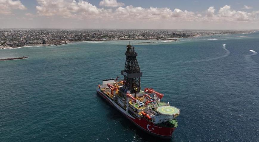 Çağrı Bey, Somalide Bakan Bayraktar: Enerji tarihinde yepyeni bir sayfa açıyoruz