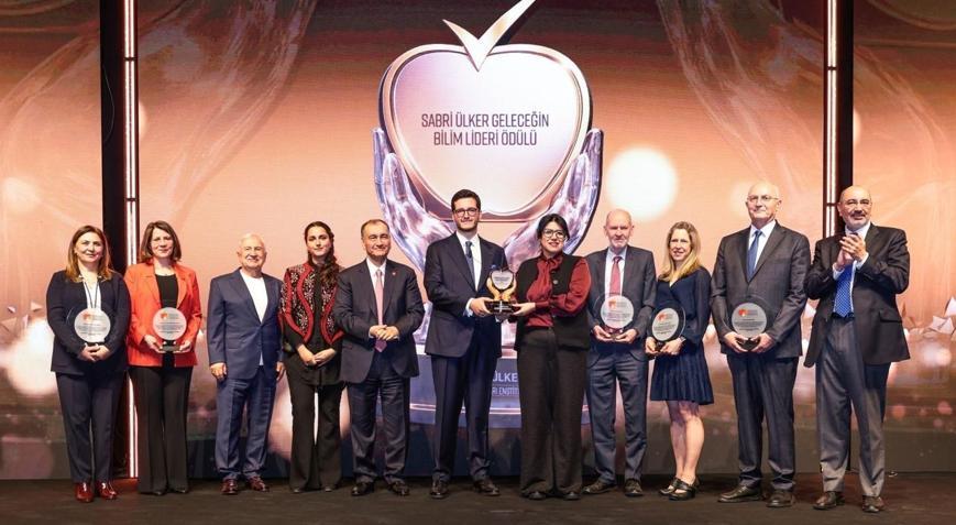 Geleceğin Bilim Lideri ödülü Şili’den San Martin’in oldu