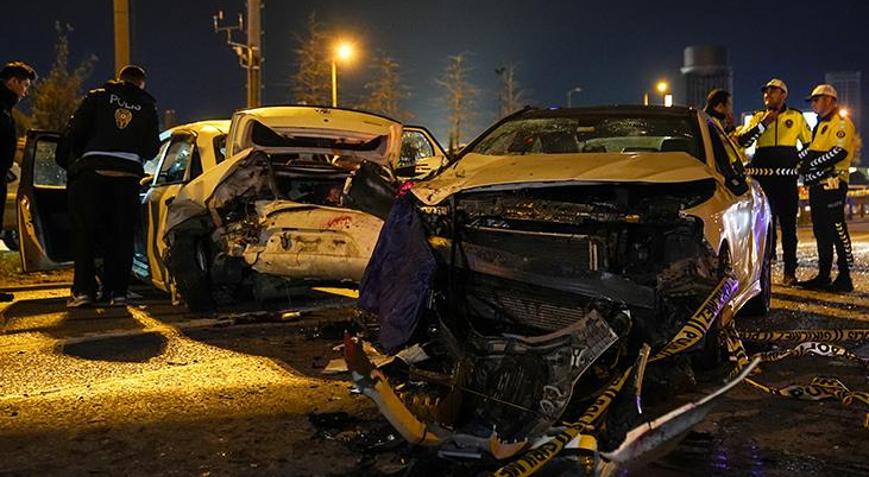Emniyet şeridinde feci kaza Bagajdan bir şey almak istedi, canından oldu