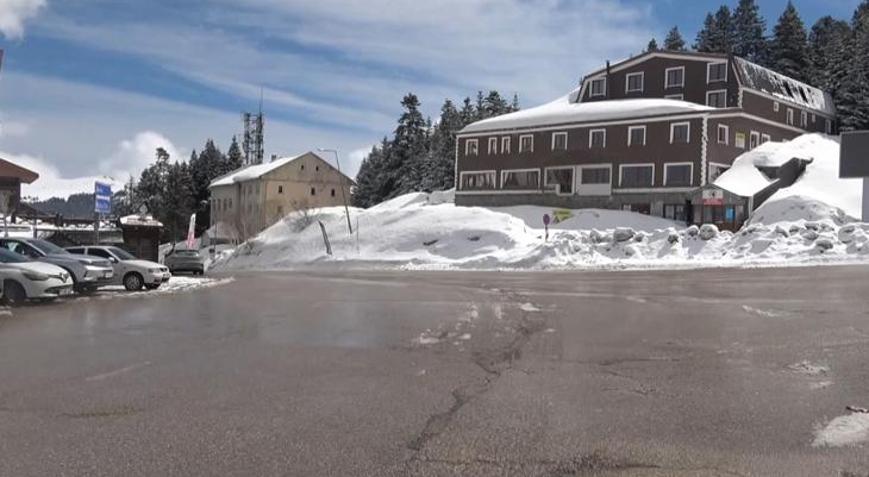 Oteller sezonu kapattı Uludağda kar var, tatilci yok