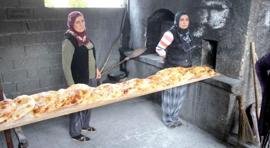 Asırlık geleneği iki komşu imece usulü yaşatıyor