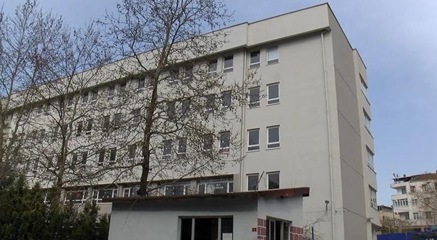 Ataşehirde ortaokul kantininde zehirlenme iddiası: 26 öğrenci hastaneye kaldırıldı