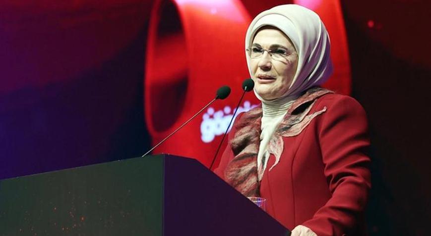 Emine Erdoğan: Bugün, milletçe birlik ve beraberlik içinde olmamız gereken bir gündür