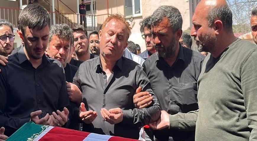 Öğrencilerine siper olan Ayla öğretmene veda Eşinden yürek yakan sözler: Buraya ev yaptıracaktık, cenazesi geldi