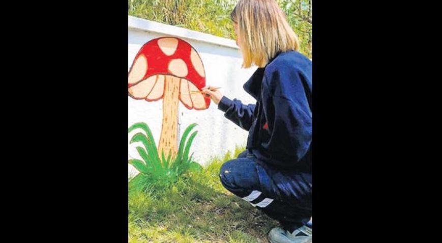 Efeler’in parkları rengarenk oldu