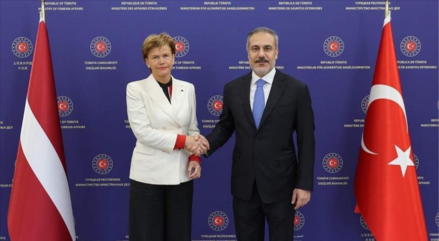 Dışişleri Bakanı Hakan Fidan, ADF marjında Letonya Dışişleri Bakanı Braze ile görüştü