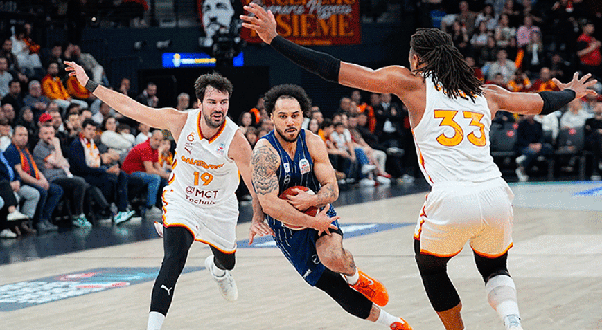 Anadolu Efes, derbi maçında Galatasarayı mağlup etti