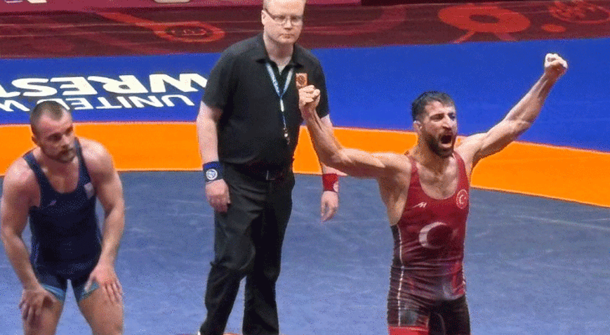 Murat Fırat, Avrupa Güreş Şampiyonasında finale yükseldi