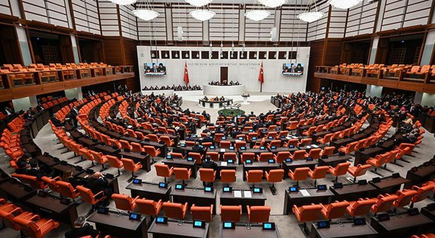 SON DAKİKA Kanun teklifi TBMMde kabul edildi: Doğum izni uzatıldı, sosyal medyaya yaş sınırı geldi