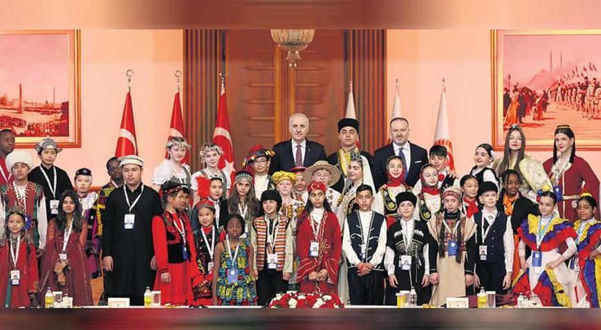 Numan Kurtulmuş dünya çocuklarını kabul etti: 23 Nisan’ın neşesini kendi ülkelerinize taşıyın