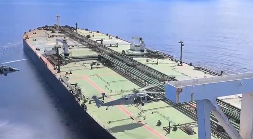 ABD görüntüleri paylaştı İran tankerine el konuldu