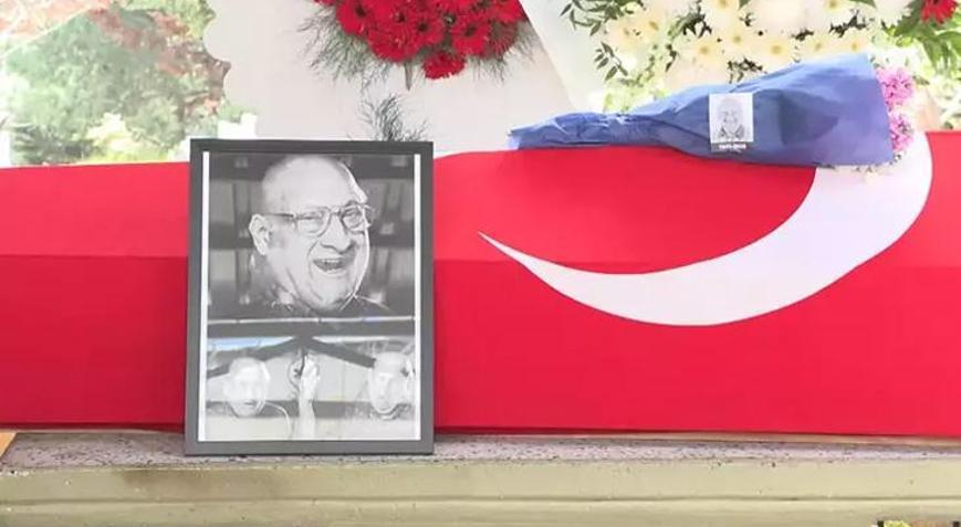 Usta sanatçı Ferdi Atunerin cenazesinde kavga çıktı