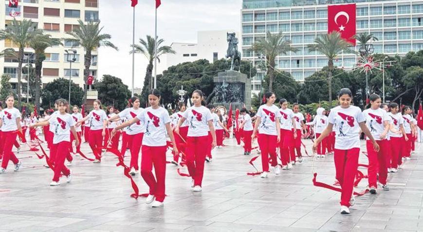 İzmir’de 23 Nisan coşkusu