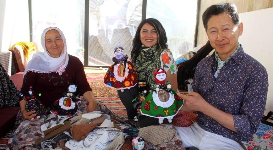 Japon sanatçı, 12 bin 500 kilometreden bez bebek tutkusu için Kayseri’ye geldi