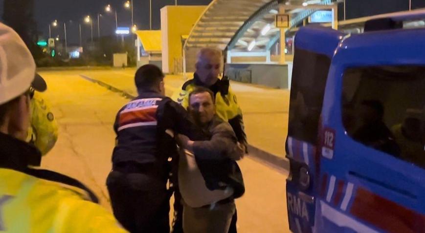Ben ticaret erbabıyım demişti, yine alkollü yakalandı Polise hakaret etti