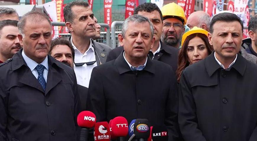 Özgür Özel Kadıköyde 1 Mayıs kutlamalarına katıldı