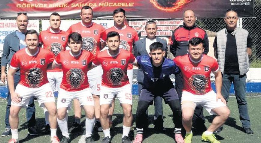 Şehit itfaiyeciler futbolla anıldı
