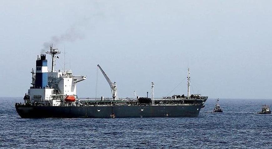 Yemende petrol tankeri kaçırıldı Operasyon başlatıldı