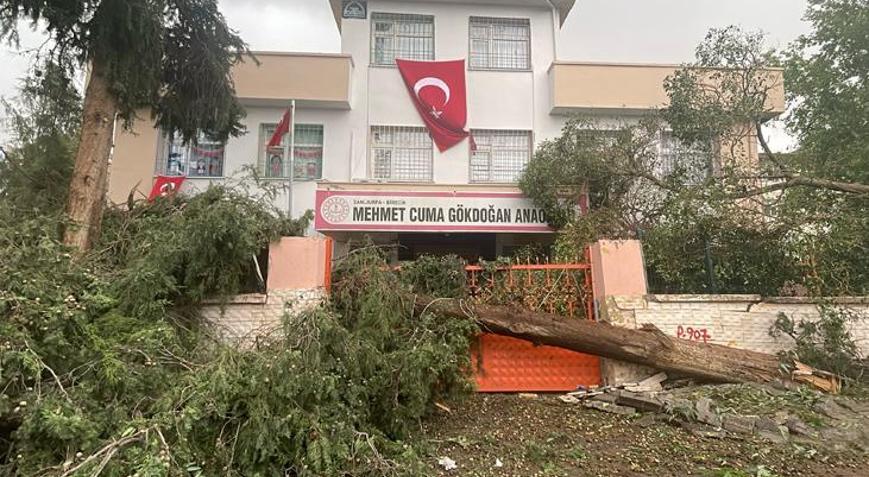 SON DAKİKA Fırtınanın vurduğu Şanlıurfa ve Gaziantepte okullarda eğitime ara verildi