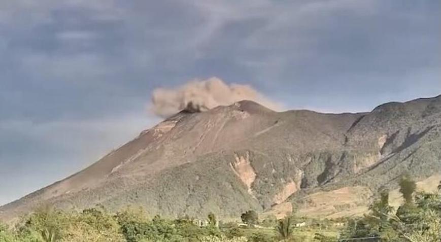 Kanlaon Volcano erupts in Philippines, sends ash plume 800 meters into sky