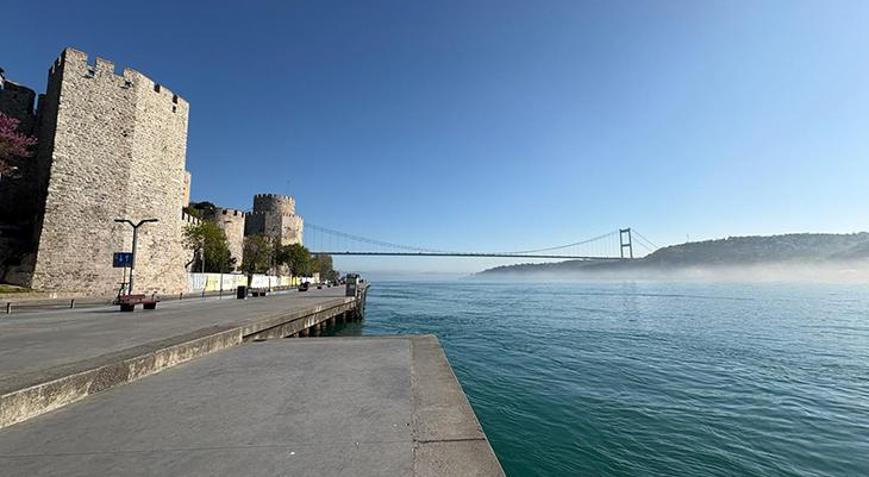 İstanbulda sis Boğaz hattı gemi trafiğine kapatıldı