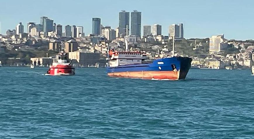 İstanbul Boğazında gemi makine arızası yaptı