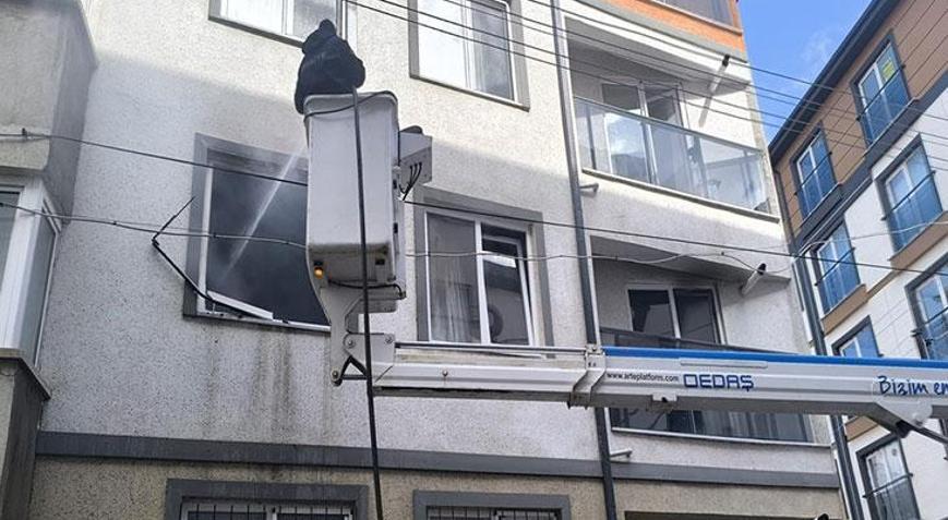 Afyonkarahisarda korkutan yangın 4 çocuğun çığlığı facianın eşiğinden döndürdü