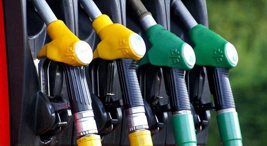 GECE YARISI POMPA FİYATI DEĞİŞTİ  8 Mayıs Cuma akaryakıt fiyatları ne kadar oldu Benzine zam, LPGye indirim mi geldi İstanbul, Ankara ve İzmir benzin, motorin ve LPG güncel pompa fiyatı