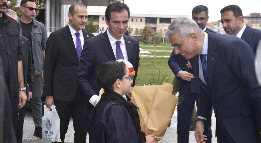 Bakan Memişoğlu: Bitlisi sağlık anlamında Türkiyenin iyi şehirlerinden biri haline getireceğiz