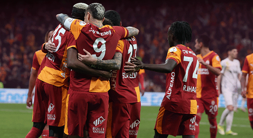 Galatasarayda bir devrin sonu Efsane oyuncu veda ediyor