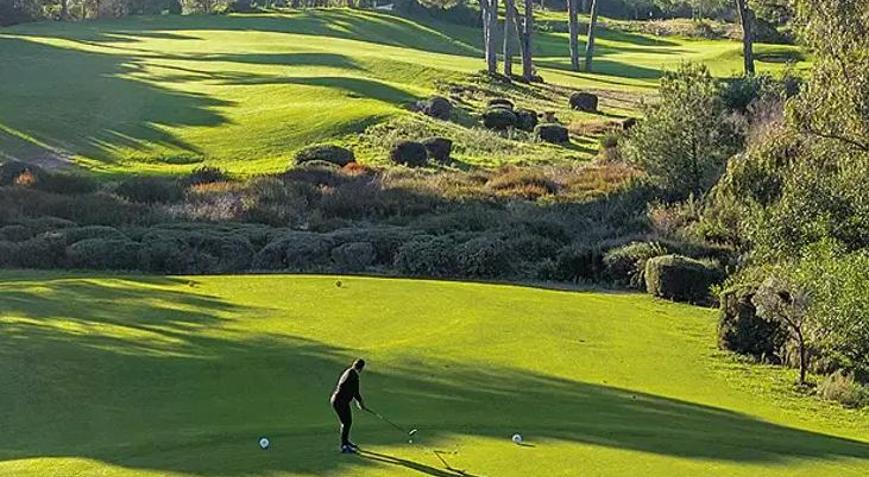 Liseli golfçüler yetişiyor