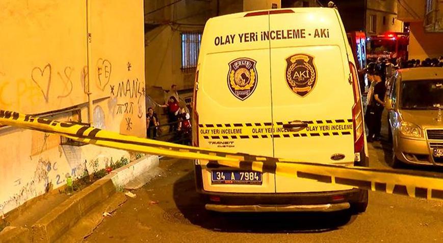 Eyüpsultanda 3 katlı binada yangın 2si çocuk 4 yaralı