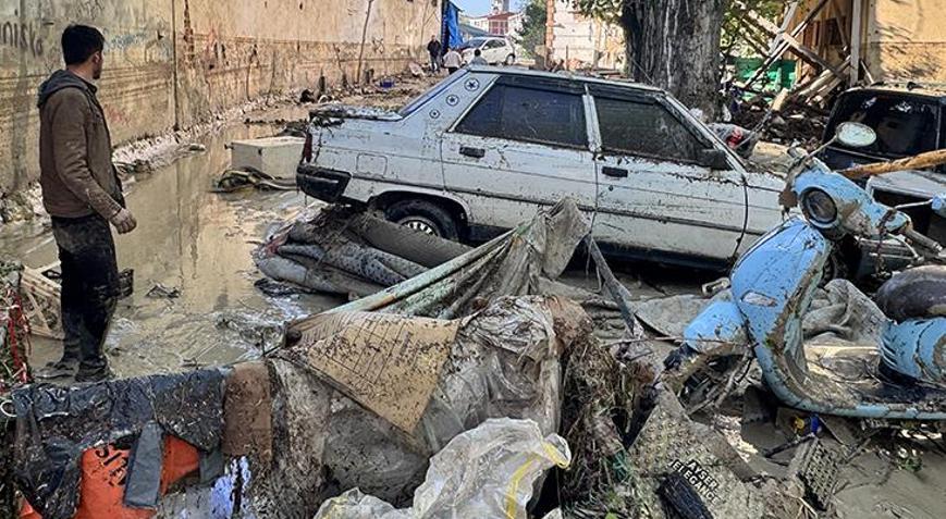 Gün ağardı, ilçedeki felaketin boyutu ortaya çıktı