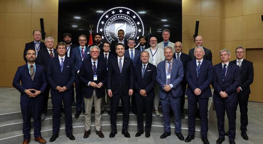 Bakan Bayraktar, Türkiyenin enerji vizyonunu Belçikalı şirket temsilcileriyle paylaştı