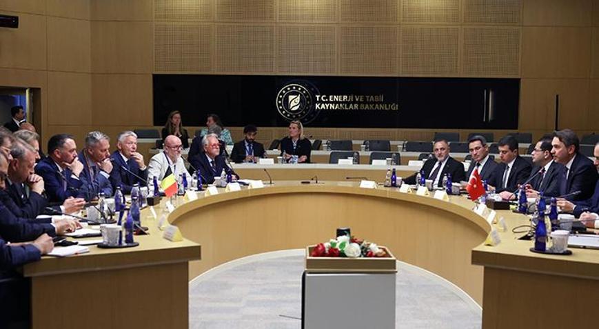 Bakan Bayraktar, Türkiyenin enerji vizyonunu Belçikalı şirket temsilcileriyle paylaştı