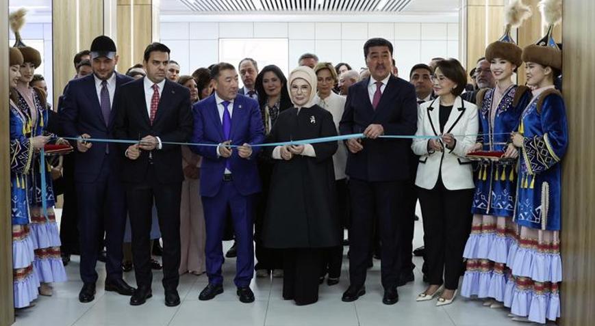 Emine Erdoğan, Kazakistanda Sıfır Atık Eğitim Laboratuvarının açılışını yaptı