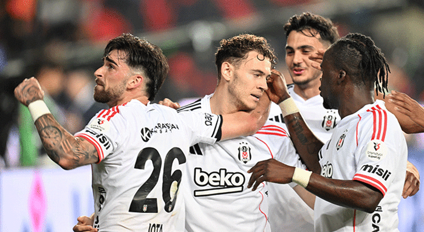 Beşiktaş için sezon Rizespor maçıyla sona eriyor 3 ismin bileti kesildi