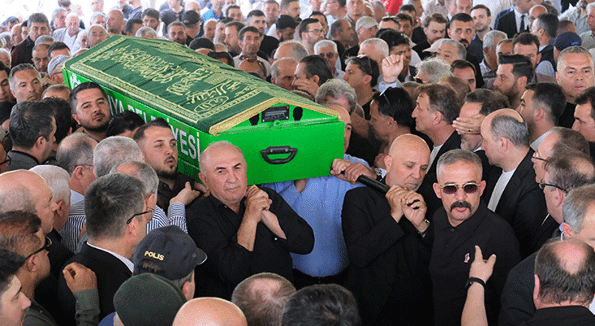 Mevlüt Çavuşoğlunun kardeşi toprağa verildi
