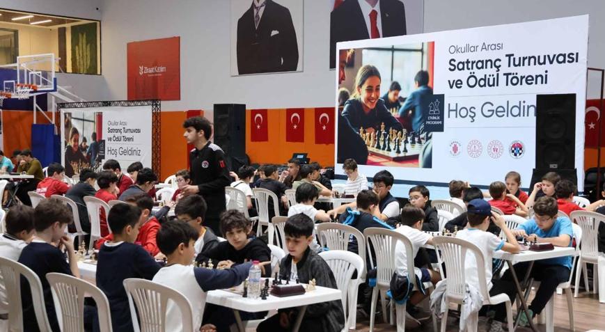Ümraniyede Okullar Arası Satranç Turnuvası yapıldı