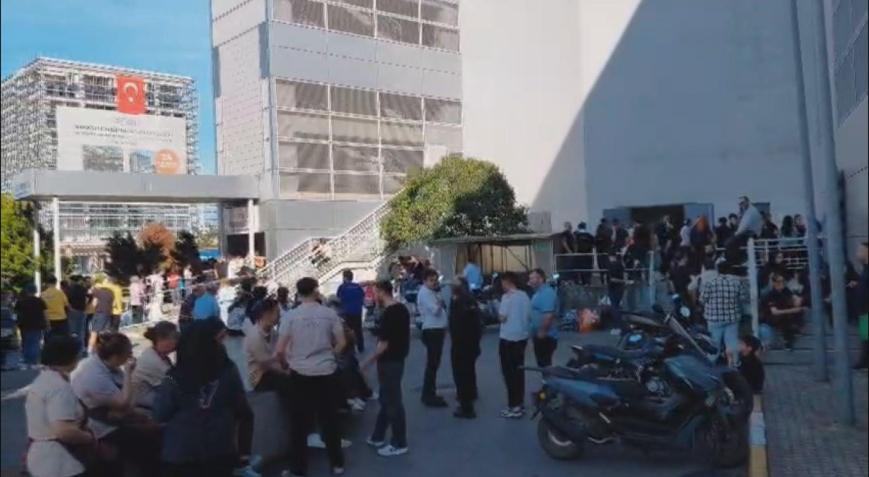 Son dakika... İstanbul Pendikte bir AVMde yangın