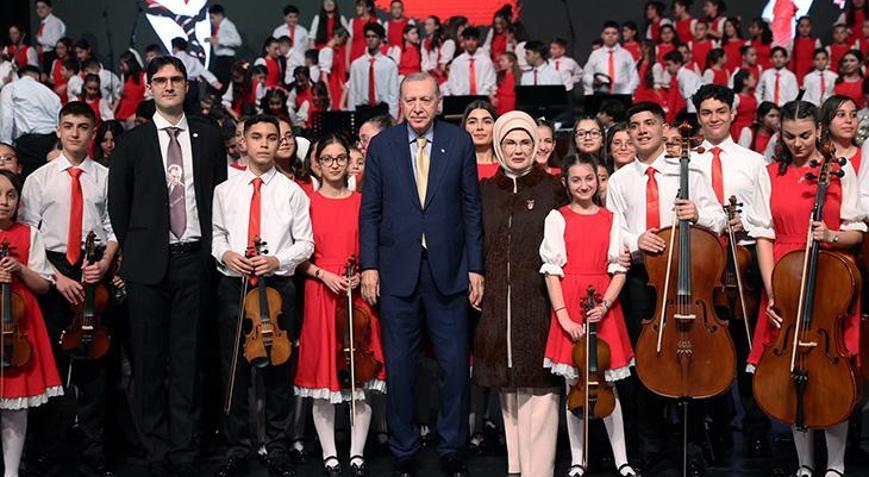 Cumhurbaşkanı Erdoğan, Cumhurbaşkanlığı Çocuk Orkestrası ve Korosu Konserini dinledi