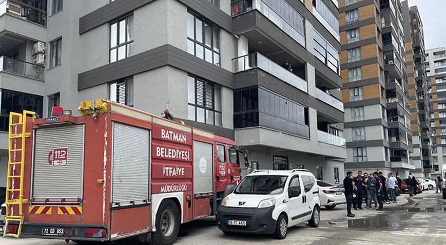 Batmanda asansör faciası Mahsur kalanları kurtarmak isterken boşluğa düşerek can verdi
