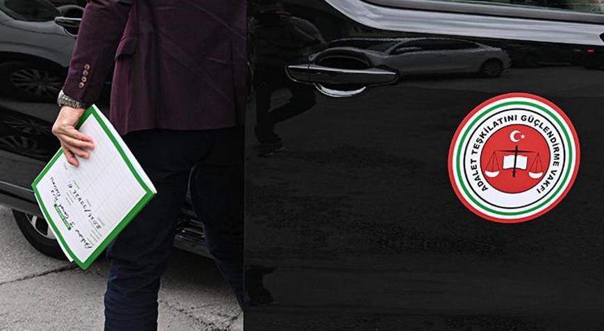 İcra memurları, CHP kurultay davasında verilen ihtiyati tedbir kararını Kılıçdaroğluna tebliğ etti
